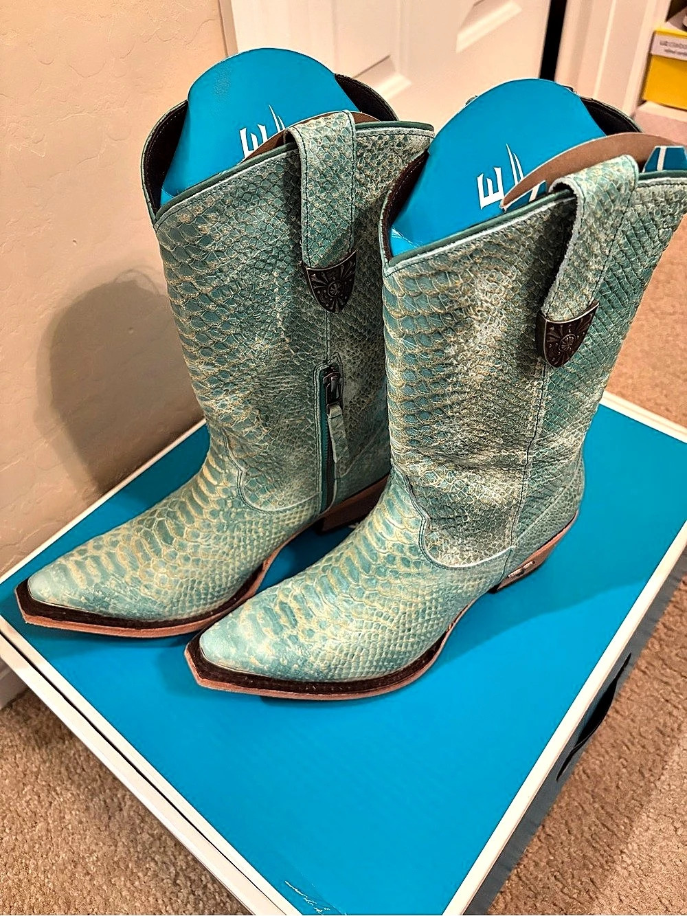 Lane Western Boots in Turquoise